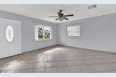 7115 NW 73rd St, Tamarac, FL 33321 - Photo 7