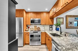 240 City View Dr, Fort Lauderdale, FL 33311 - Photo 7