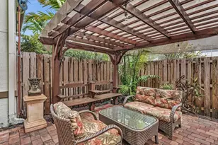 240 City View Dr, Fort Lauderdale, FL 33311 - Photo 39