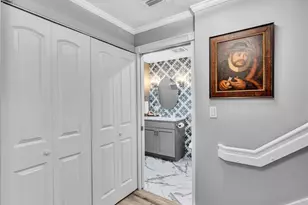 240 City View Dr, Fort Lauderdale, FL 33311 - Photo 13