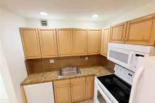 640 NW 13th St, Boca Raton, FL 33486 - Photo 1