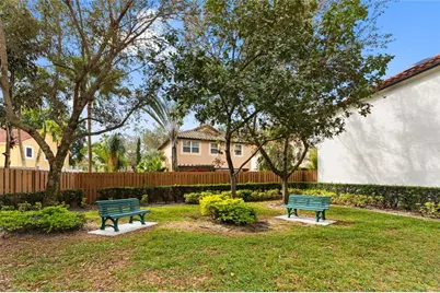 9815 NW 5th Pl, Plantation, FL 33324 - Photo 25