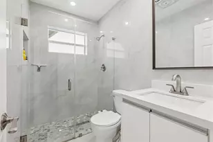 8700 NW 11th St, Pembroke Pines, FL 33024 - Photo 11