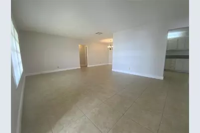 7104 NW 70th St, Tamarac, FL 33321 - Photo 5