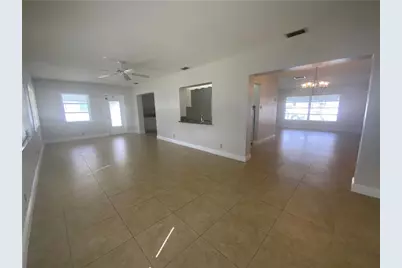 7104 NW 70th St, Tamarac, FL 33321 - Photo 11