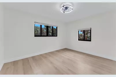 1398 NE 37th St, Oakland Park, FL 33334 - Photo 13