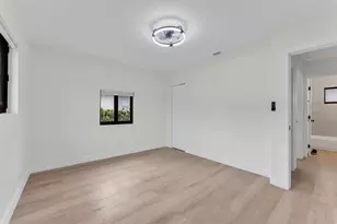 1398 NE 37th St, Oakland Park, FL 33334 - Photo 17