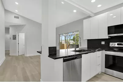 660  Cypress Club Way, Unit #D11, Deerfield Beach, FL 33064 - Photo 5