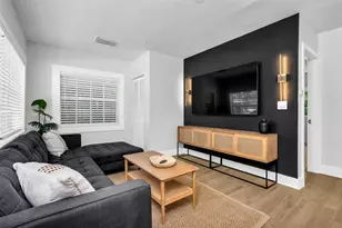 739 NE 17th Rd, Fort Lauderdale, FL 33304 - Photo 7