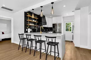 739 NE 17th Rd, Fort Lauderdale, FL 33304 - Photo 3