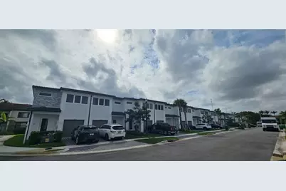 5010 SW 37th St, Unit #5010, West Park, FL 33023 - Photo 3