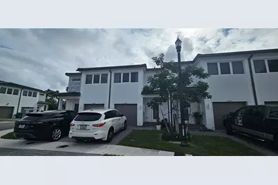 5010 SW 37th St, Unit #5010, West Park, FL 33023 - Photo 1