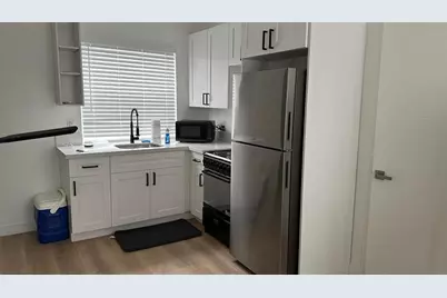 817  Tyler St, Unit #10, Hollywood, FL 33019 - Photo 7