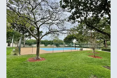 2104 S Cypress Bend Dr, Unit #404, Pompano Beach, FL 33069 - Photo 11