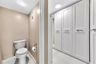 1520 Whitehall Dr, Davie, FL 33324 - Photo 23