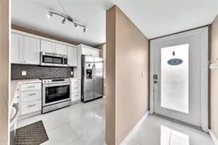 1520 Whitehall Dr, Davie, FL 33324 - Photo 9