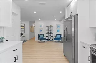 48 SE 7th St, Hollywood, FL 33004 - Photo 11