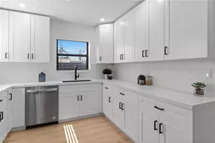 48 SE 7th St, Hollywood, FL 33004 - Photo 15