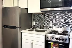 330 Arthur St, Hollywood, FL 33019 - Photo 3