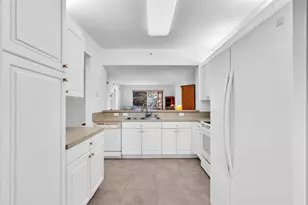 7735 Yardley Dr, Tamarac, FL 33321 - Photo 3