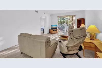 7735  Yardley Dr, Unit #201, Tamarac, FL 33321 - Photo 17