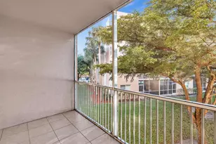 7735 Yardley Dr, Tamarac, FL 33321 - Photo 33