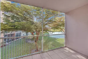 7735 Yardley Dr, Tamarac, FL 33321 - Photo 37