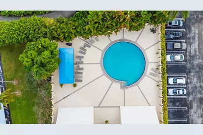 2400  Presidential Way, Unit #1502, West Palm Beach, FL 33401 - Photo 9