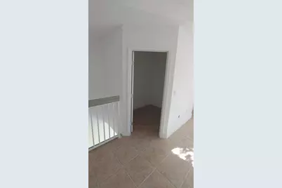 18338 NW 68th Ave, Unit #B, Hialeah, FL 33015 - Photo 13