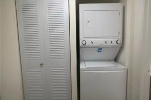 19455 NE 10th Ave, North Miami Beach, FL 33179 - Photo 3