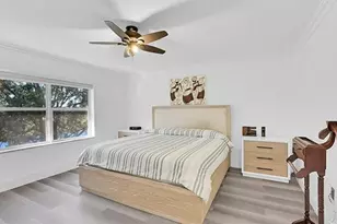 518 NW 130th Way, Pembroke Pines, FL 33028 - Photo 9