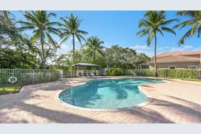 518 NW 130th Way, Pembroke Pines, FL 33028 - Photo 23