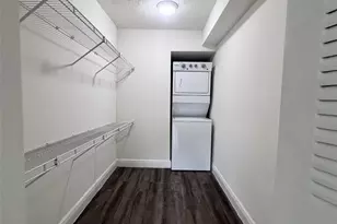 18335 NW 68th Ave, Hialeah, FL 33015 - Photo 5