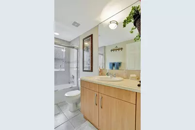 3210 NE 5th St, Unit #202, Pompano Beach, FL 33062 - Photo 23