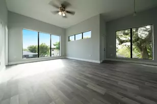 333 NW 41st St, Oakland Park, FL 33309 - Photo 9