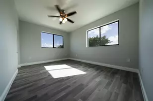 333 NW 41st St, Oakland Park, FL 33309 - Photo 23