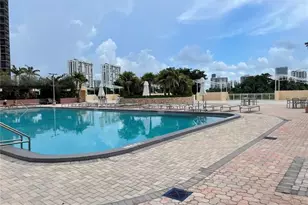 20301 W Country Club Dr Unit, Aventura, FL 33180 - Photo 25