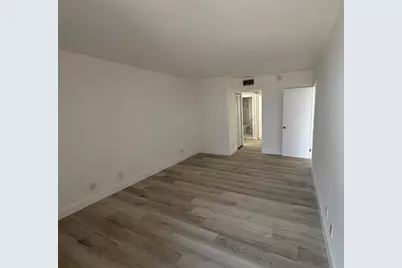 20301 W Country Club Dr, Unit #1127, Aventura, FL 33180 - Photo 11