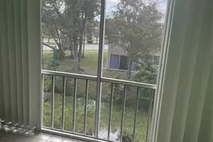 1025 Country Club Dr, Margate, FL 33063 - Photo 9