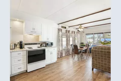 1921 SW 87th Ter, Davie, FL 33324 - Photo 17