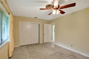 1892 NE 33rd St, Oakland Park, FL 33306 - Photo 25