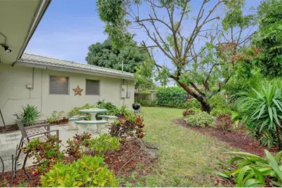 1892 NE 33rd St, Oakland Park, FL 33306 - Photo 39