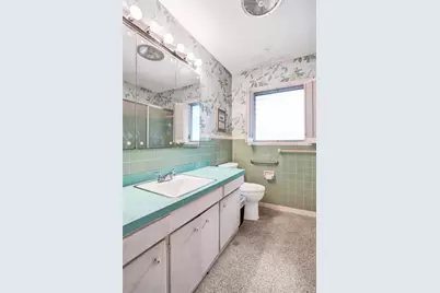 1892 NE 33rd St, Oakland Park, FL 33306 - Photo 27