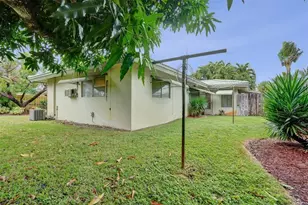 1892 NE 33rd St, Oakland Park, FL 33306 - Photo 43