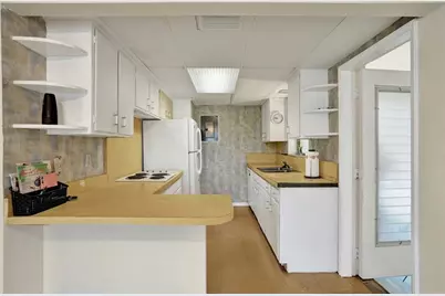 1892 NE 33rd St, Oakland Park, FL 33306 - Photo 13