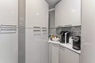 347 N New River Dr E, Fort Lauderdale, FL 33301 - Photo 7