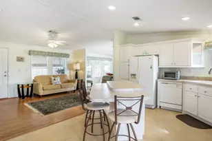 8531 SW 20th Ct, Davie, FL 33324 - Photo 3