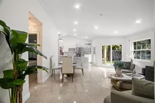 1427 Seagrape Cir, Weston, FL 33326 - Photo 7