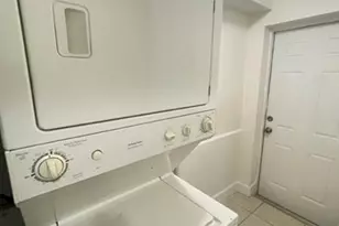 1000 NW 11th Ct, Fort Lauderdale, FL 33311 - Photo 15