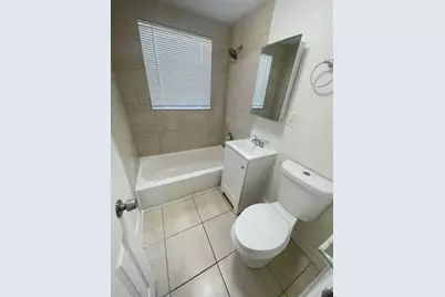 1000 NW 11th Ct, Fort Lauderdale, FL 33311 - Photo 23